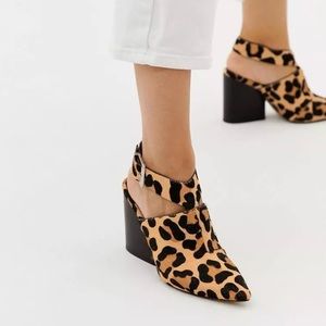 Leopard/cheetah pointed leather heeled shoes